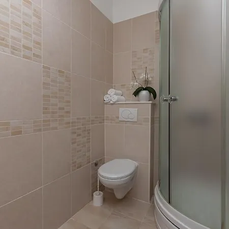 빌라 Castle Zadvarje