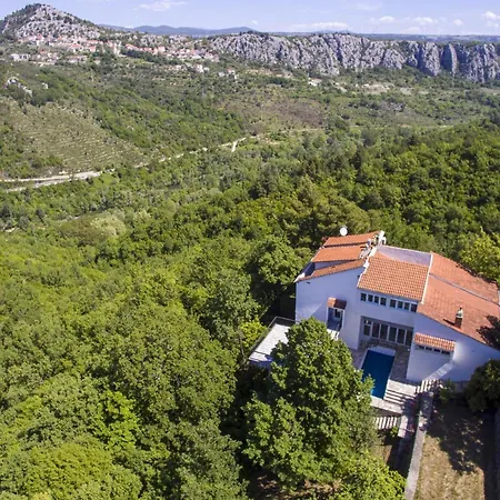 Villa Castle